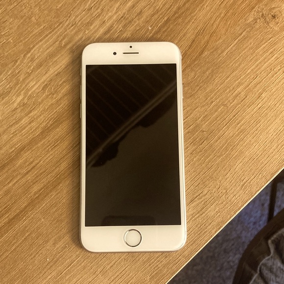 It is still in amazing condition never cracked broken or dropped